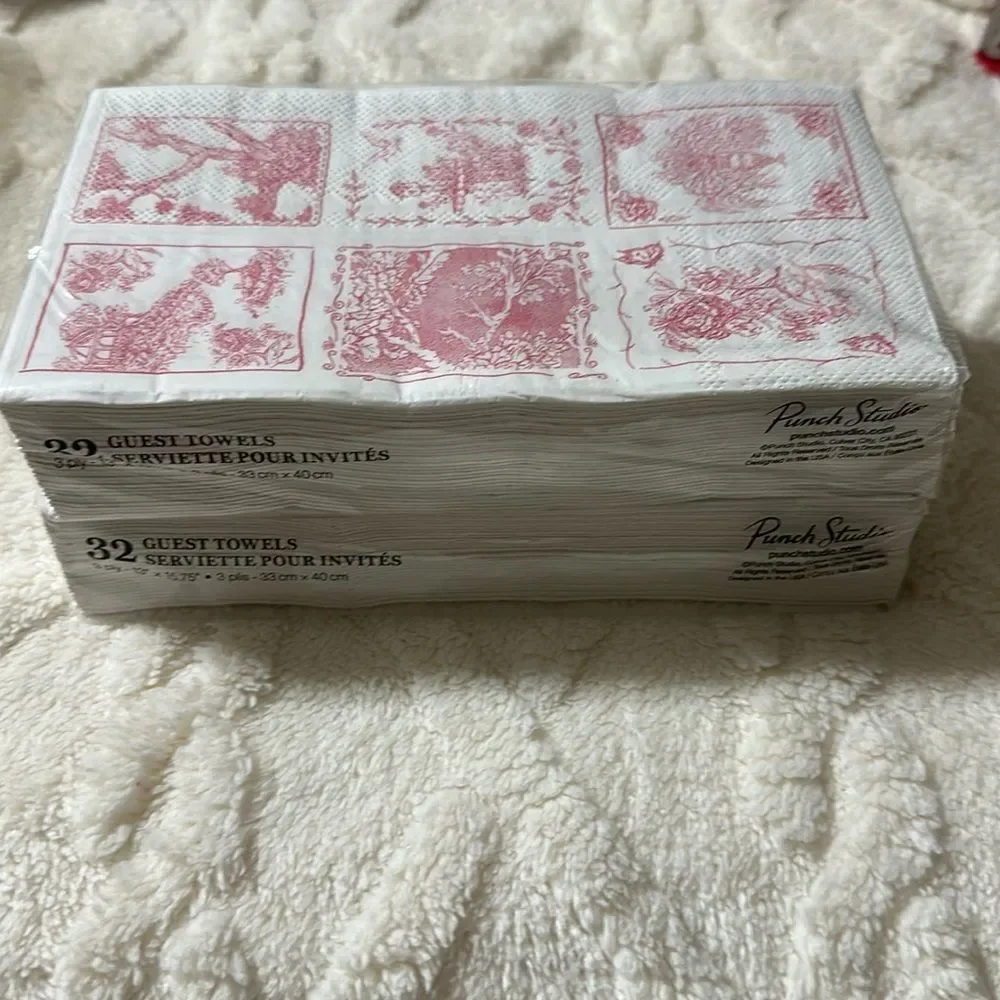Punch Studio 32 x 2pk Guest Paper Towel Napkins White Pink English Toile Print